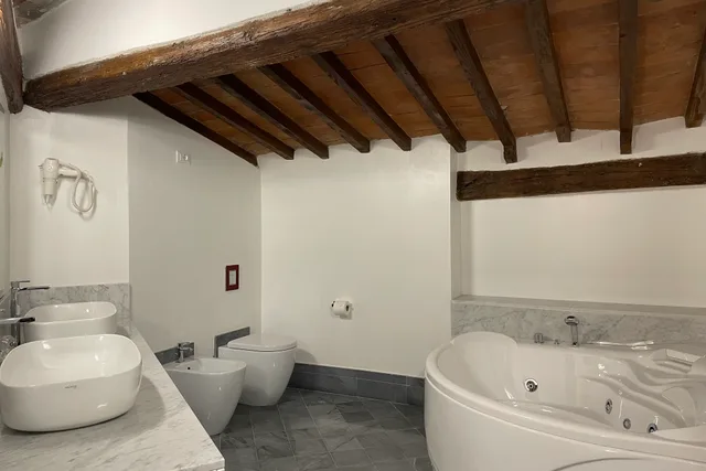 Palazzo, Suite, Double Bed, Hydromassage، Casual Rinascimento Firenze 4/7