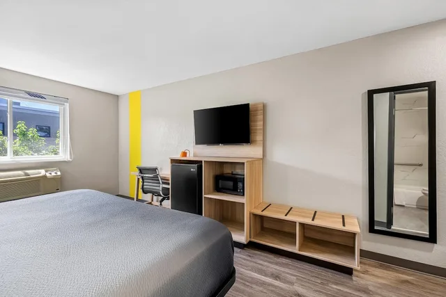 غرفة قياسية بسرير كينج، Super 8 By Wyndham Lewiston Auburn Area 8/10