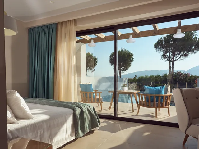 غرفة بسرير مزدوج بمسبح خاص، Golden Sun Resort And Spa - Adults Only 2/2
