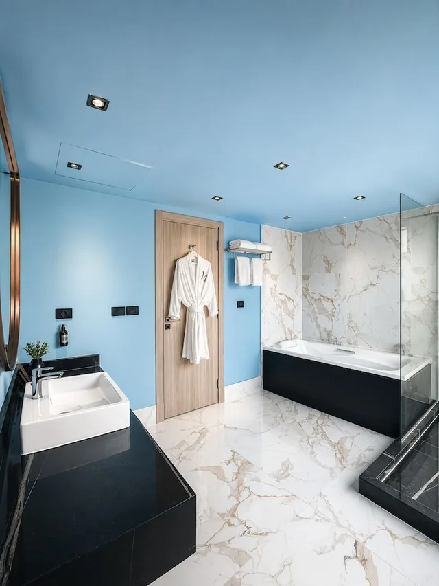Capri, Queen Bed, M Hotels at Porto Marina 3/3