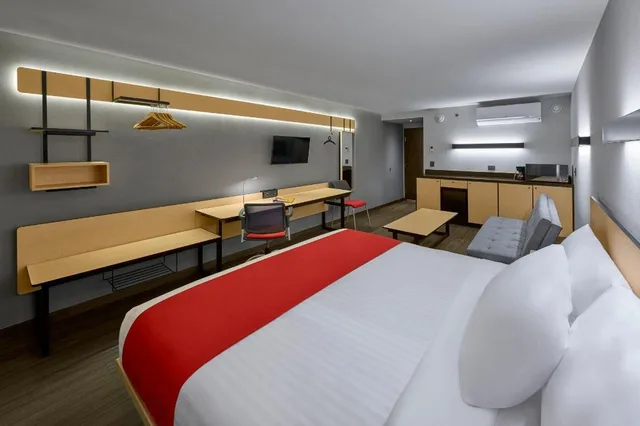 Guest Room, Superior, King Bed, Sofa, City Express by Marriott Tampico Altamira 1/5