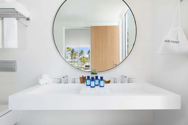 Room, King Bed, Ocean Front, Accessible، Park Central South Beach 4/4