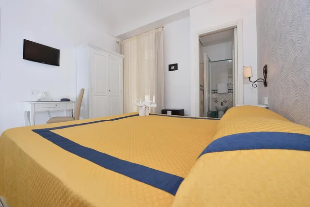 Economy, Double Bed, Hotel Settebello 2/7