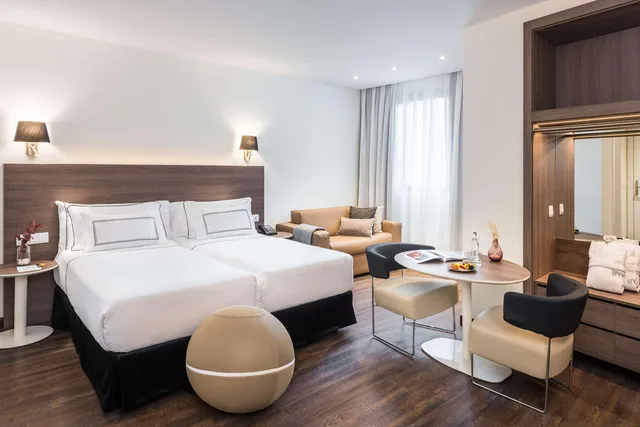 غرفة قياسية ثلاثية، Melia Madrid Serrano 2/3