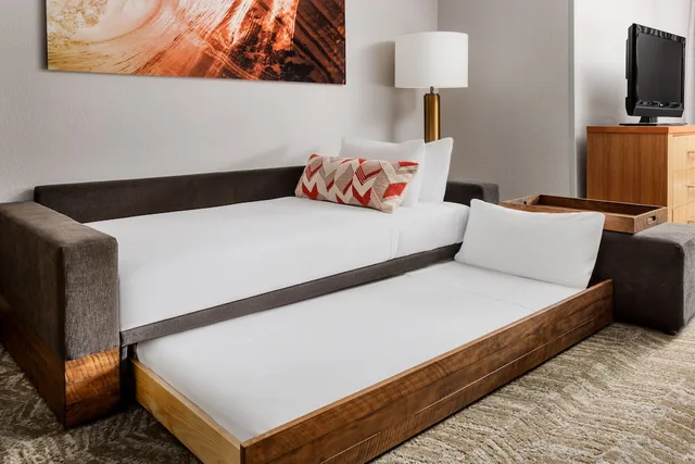 suite, multiple beds، Springhill Suites by Marriott Warwick 1/5