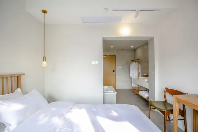 غرفة بسرير مزدوج بإطلالة على الجبل بحوض استحمام في الملحق، Hangzhou Sansu Hotel 3/6