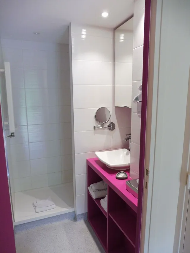 غرفة كومفورت بسرير كينج، AUBERGE DE LAUNAY 4/4
