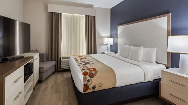 غرفة قياسية بسرير كينج، Best Western Heritage Inn & Suites 2/2