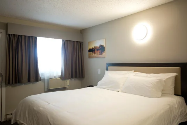 غرفة بسرير كينج، Valemount Vacation Inn 2/10