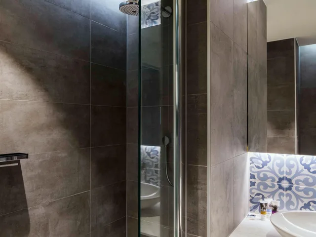 غرفة بريفيليج بسرير مزدوج مع أريكة، Mercure Amsterdam City Hotel 5/5