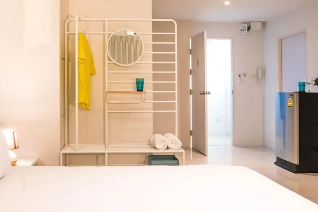 غرفة قياسية بسرير كوين بشرفة، ME U Hostel Pattaya 9/10