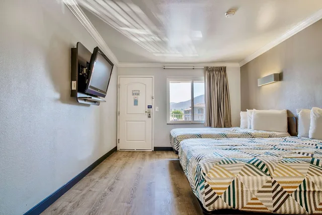 غرفة بسريرين كوين، Motel6 Menifee, CA 1/4