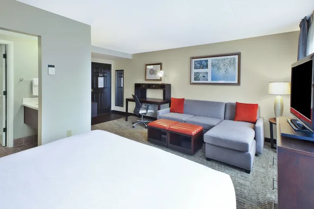 جناح استوديو بسرير كوين بمطبخ، Staybridge Suites Cleveland Mayfield Heights Beachwood 3/6
