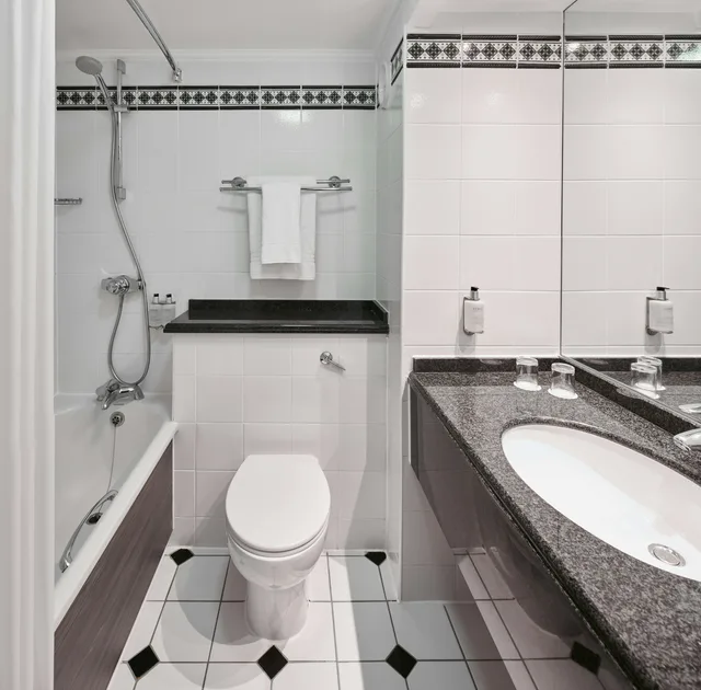 غرفة سوبيريور بسرير مزدوج وسرير فردي، Leonardo Hotel Middlesbrough 3/8