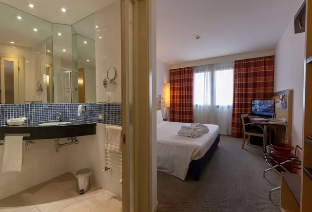 غرفة كلاسيكية بثلاثة أسرّة، Best Western Palace Inn 7/7