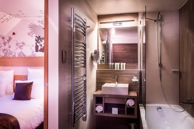 غرفة قياسية بسرير مزدوج، LE GRAND AIGLE HOTEL 1/2