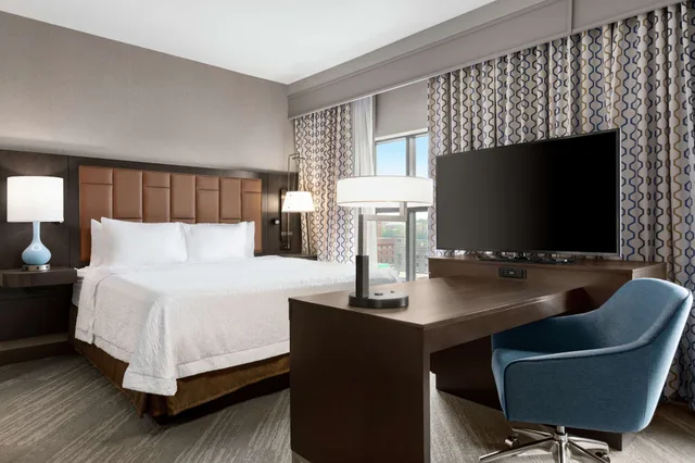 جناح بسرير كينج لذوي الإعاقة، Hampton Inn and Suites Kansas City Downtown Crossroads 4/8
