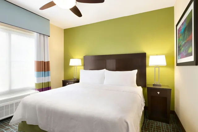 جناح بسرير كينج بغرفة نوم واحدة، Homewood Suites by Hilton Fort Myers Airport/FGCU 3/5