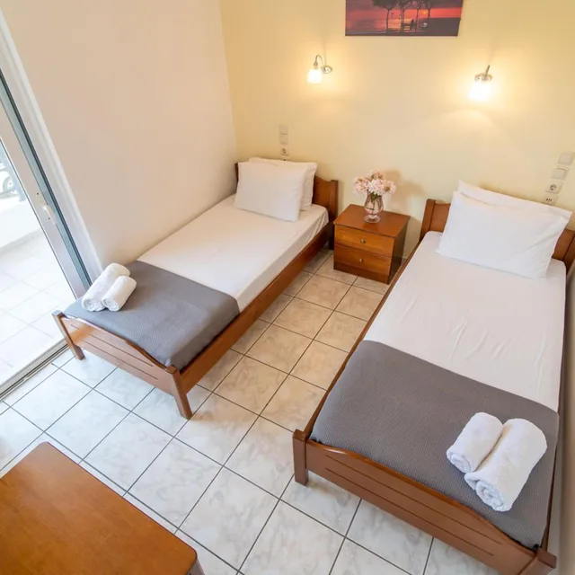 غرفة رباعية، Hotel Iraklis 3/10