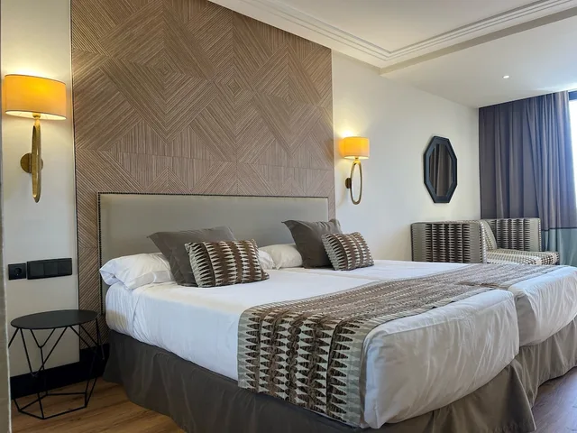 Room, Twin Beds, Hotel Bahia 1/8