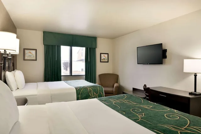Room, 2 Queen Beds, Accessible, Travelodge by Wyndham Dexter 2/5