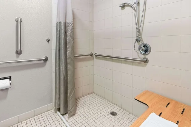 Standard, Queen Bed, Econo Lodge Idaho Falls, ID 9/9