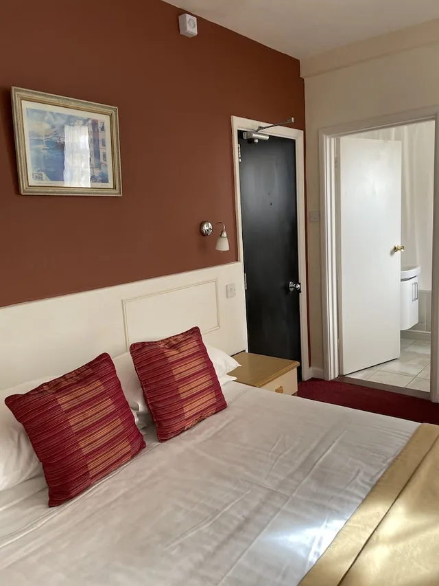 Room, King Bed, Inland View، Marina Metro 2/2
