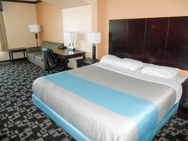 غرفة ديلوكس بسرير كينج لذوي الإعاقة، Motel6 Joshua, TX 3/8