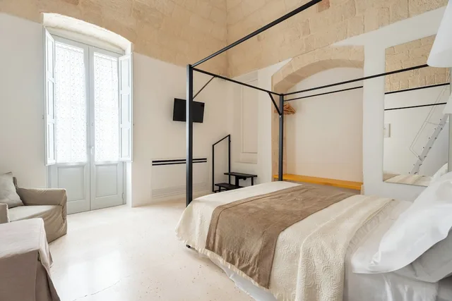 غرفة فاخرة بسرير كوين، Donna Domenica Boutique Suites 4/10