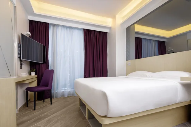 Starphire, Queen Bed، Starphire Hotel 1/2