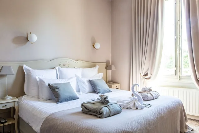 غرفة سوبيريور بسرير كينج بإطلالة على المدينة، Hotel Le Maxime, BW Signature Collection 1/4
