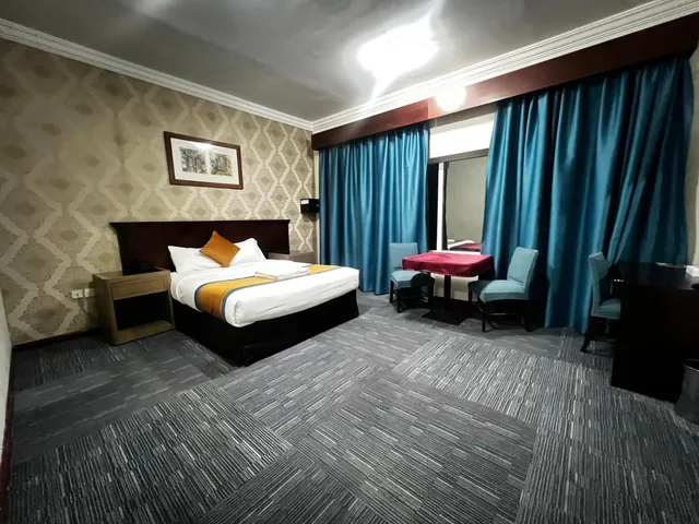Family, Sea View, Mermaid Beach Hotel 1/3