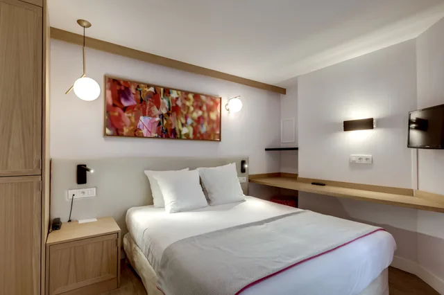 Room, Double or Twin Bed, Courtyard Area، Alexandrine Opera 3/9