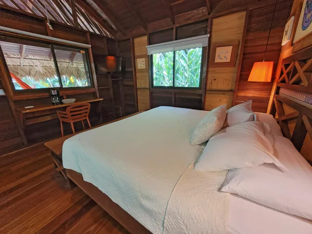 بنغل حصري بسرير كينج بإطلالة على الحديقة، Cariblue Beach Jungle Resort 6/10