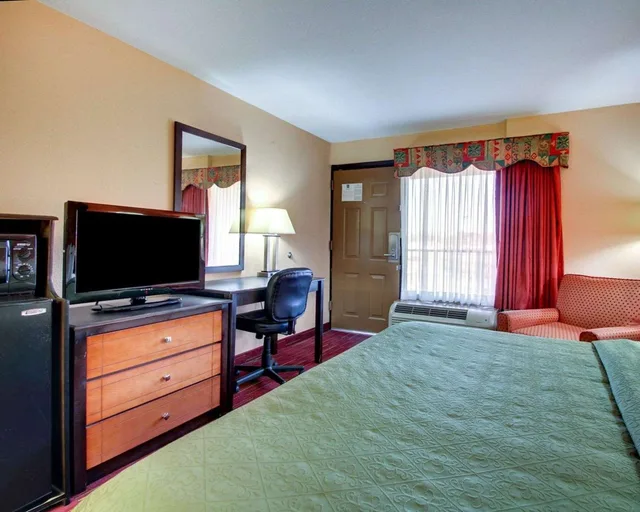 Room, King Bed, Quality Inn Richland - Jackson South 6/8