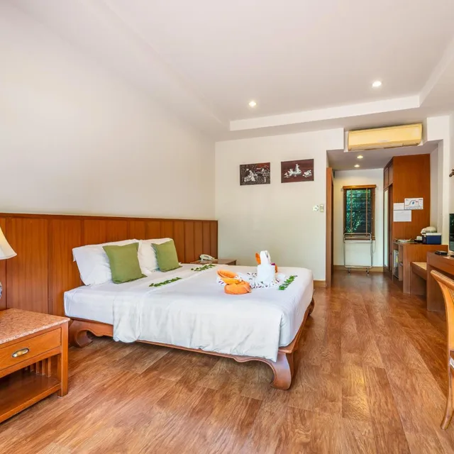 Superior, King Bed, Sailom Resort Bangsaphan 5/10