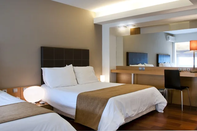 Junior Suite, 2 King Beds, Capsis Hotel Thessaloniki 5/10