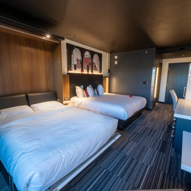 جناح بسرير كينج، Grand Times Hotel 3/4