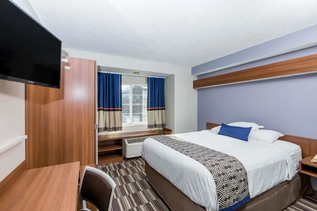 غرفة بسرير كوين، Microtel Inn Suites By Wyndham Sioux Falls 3/10