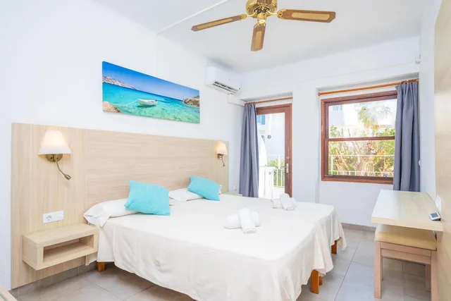 غرفة قياسية بسريرين منفصلين بإطلالة على المدينة بشرفة، Antares Hotel 2/10