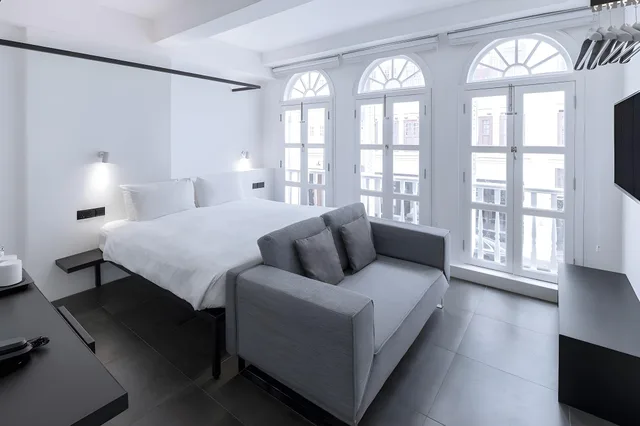 استوديو، Hotel Mono 1/2