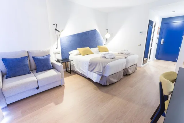 Standard, Triple, Hotel Roc Meler 1/4