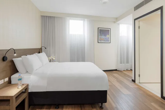 Room, Queen Bed, Accessible, Best Western Queen Victoria Market Hotel 1/3