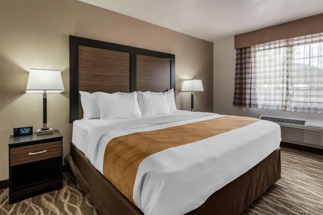 غرفة بسرير كينج لذوي الإعاقة، Quality Inn & Suites South Fork - Wolf Creek 3/4