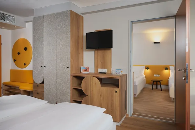 2 Bedrooms, Family, H2O Hotel-Therme-Resort 3/6