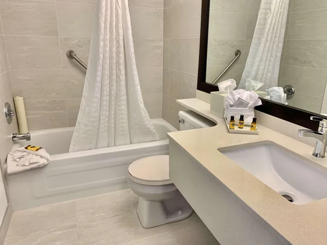 جناح عائلي كبير بسريرين كوين، Best Western Plus Regency Inn and Conference Centre 5/5