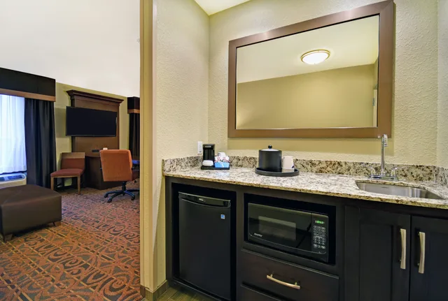 استوديو بسرير كينج، Hampton Inn and Suites Milwaukee Franklin 5/6