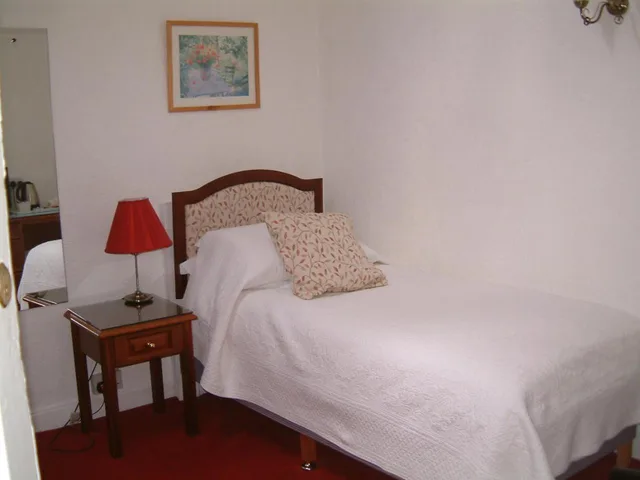 غرفة مفردة، Terrace hotel 1/3