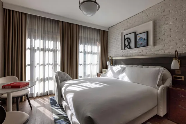 غرفة سوبيريور بسرير كينج، Virgin Hotels London-Shoreditch 2/4