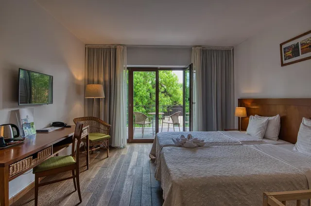 Room, Triple, Bathtub, Tisza Balneum Thermal Hotel 1/7